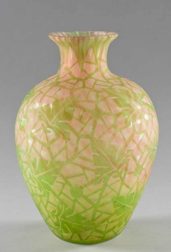 shape #7007, Bulbous vase in Rosa decorated with Pomona green leaves.