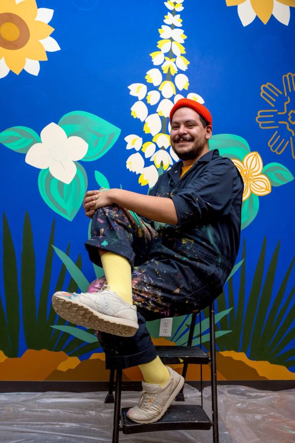 alt = photo portrait of artist Armando Minjárez Monárrez
